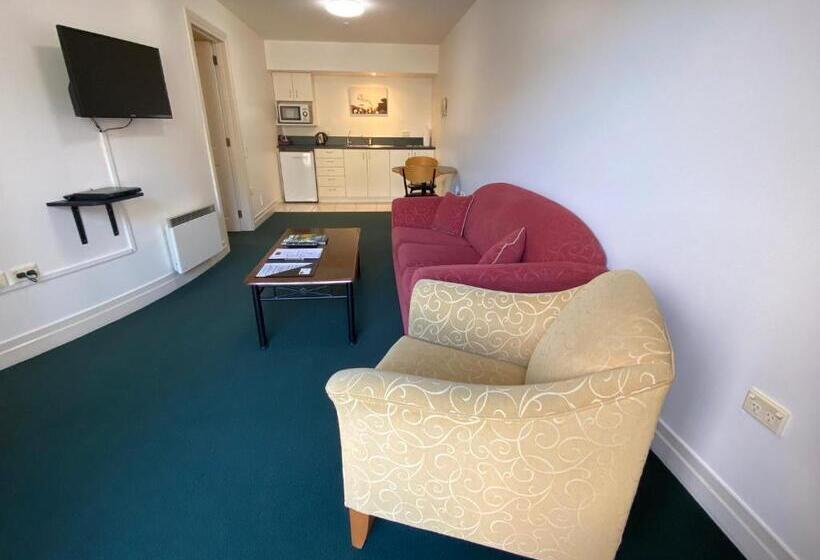 سوییت, Motel On York