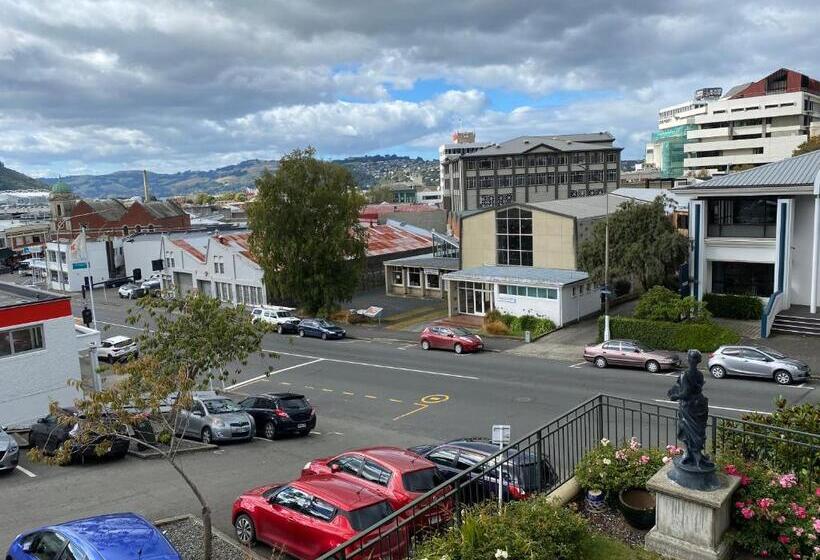 استودیوی استاندارد, Motel On York