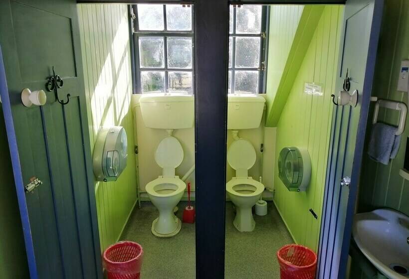 스탠다드 룸 공동 욕실, Stafford Gables Hostel