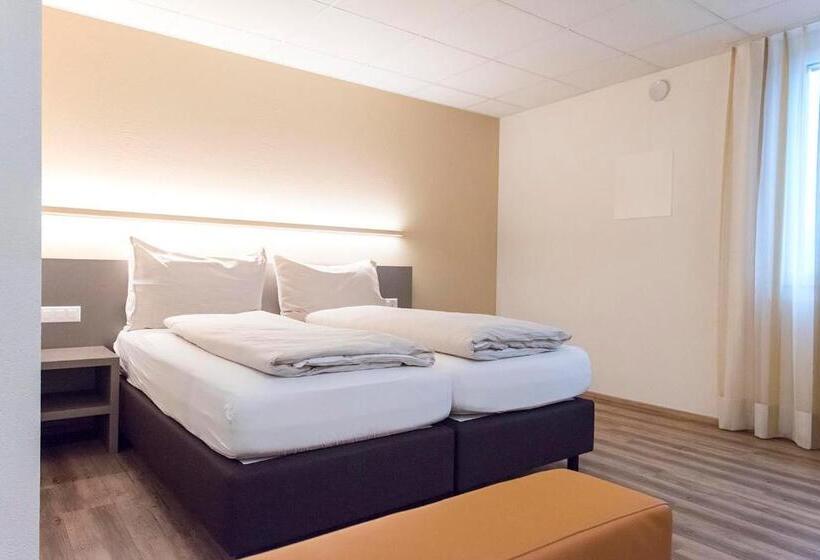 سوییت جونیور, Am Kreisel Self Check In By Smart Hotels
