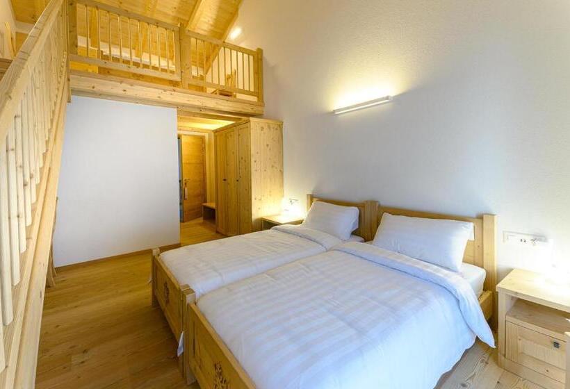 Chambre Familiale Supérieure, Centrale, Typically Swiss