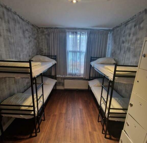Кровать в Общей Комнате, Amigo Hostel