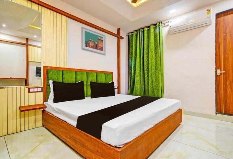 Трехместный Номер Классика, Oyo Hotel Shree