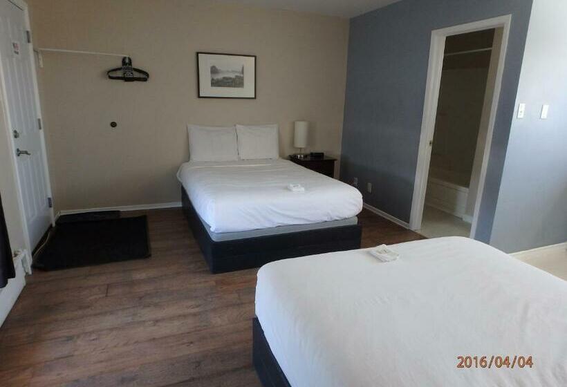 带2个双人床的标准工作室, Wheel Inn Motel