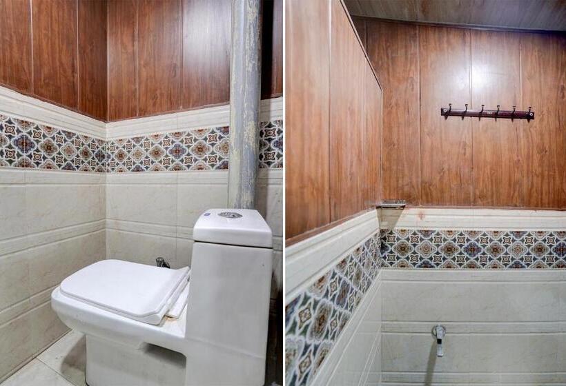 اتاق کلاسیک سه تخته, Oyo Hotel Aryawart Galaxy
