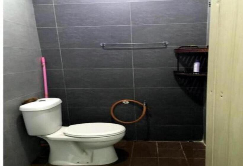 Апартаменты 1 Спальня, Oyo Home 90977 Azzinki Homestay