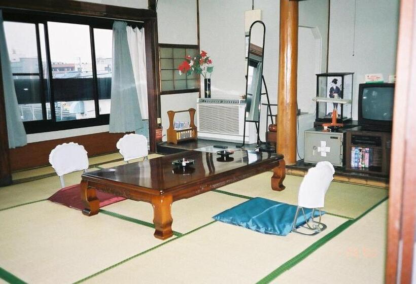 Трехместный Номер Стандарт Совместная Ванная, Komecho Ryokan