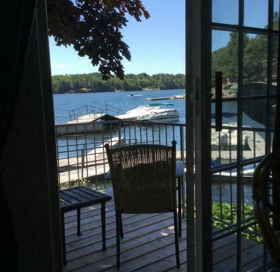 Номер Стандарт, Boathouse Country Inn