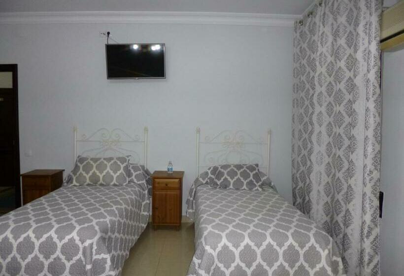 Номер Стандарт, Hostal Virgen Del Rocio