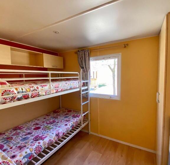 Дом 1 Спальня, Campalans Hotel Rural Bungalows Mobilhomes