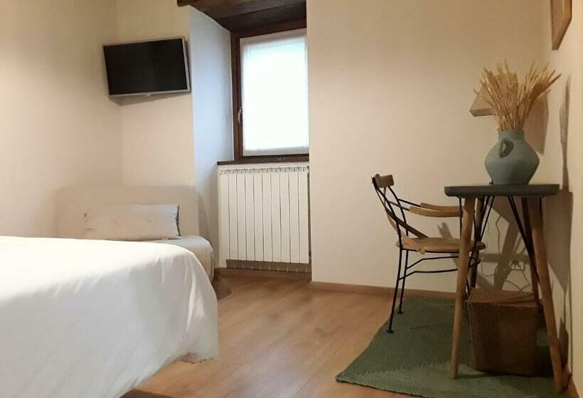 Номер Стандарт, Olagaraia - Adults Only