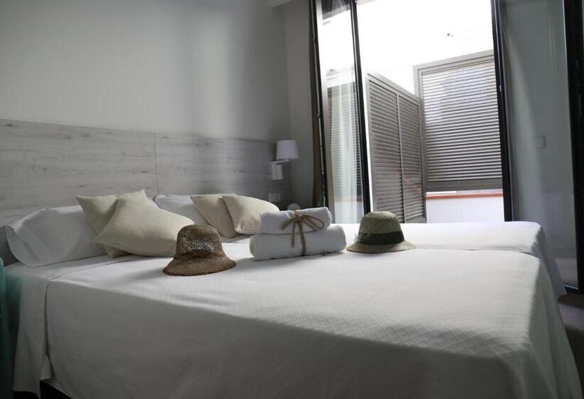 Quarto Estandar com Terraço, L'escala Centre