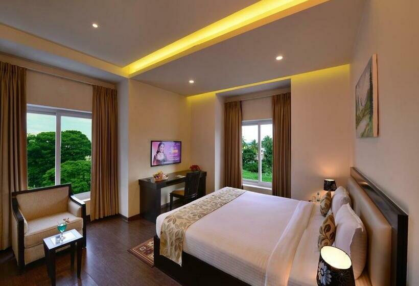 Номер Deluxe с Балконом, Green View Clarks Inn, Shimoga