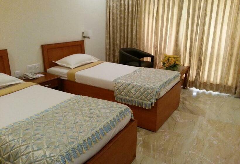 标准间, Paramount Inn