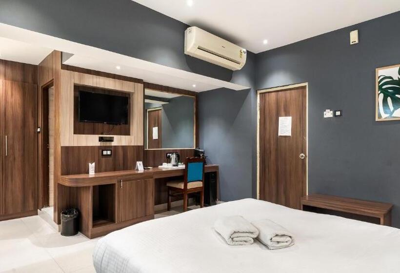 اتاق لوکس با چشم‌انداز شهر, Niranjana Hotel Bodhgaya