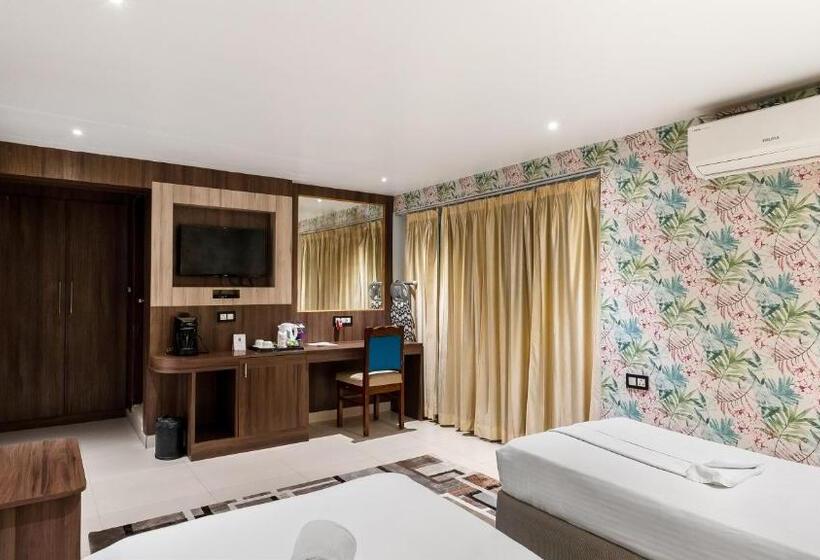 اتاق استاندارد با بالکن, Niranjana Hotel Bodhgaya