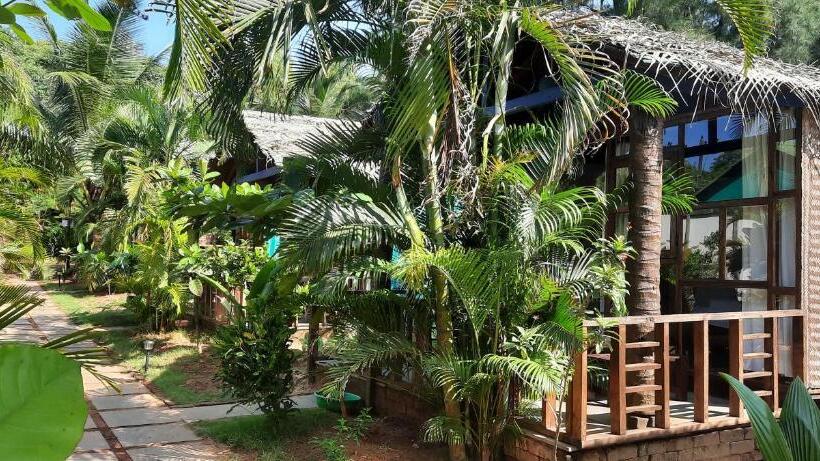 Номер Стандарт Боковой Вид на Море, Peace Garden Beach Resort
