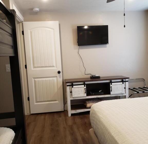 Family Suite, Flaming Gorge Resort