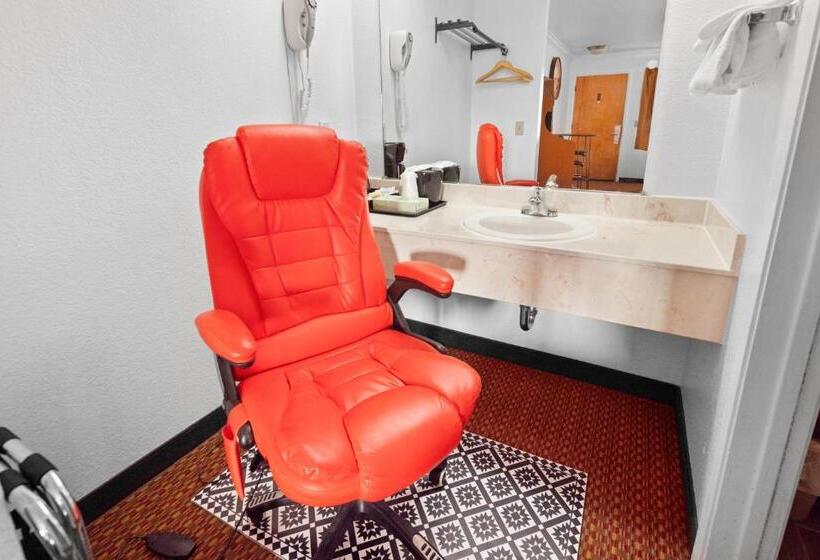 Номер Стандарт, Americana Inn Motel