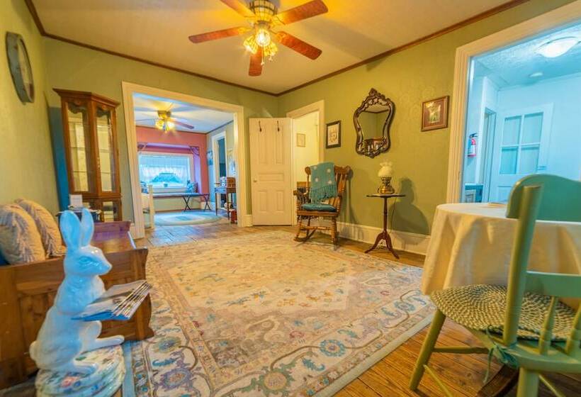 Номер Стандарт Трехместный, The Maid S Quarters Bed Breakfast & Tearoom