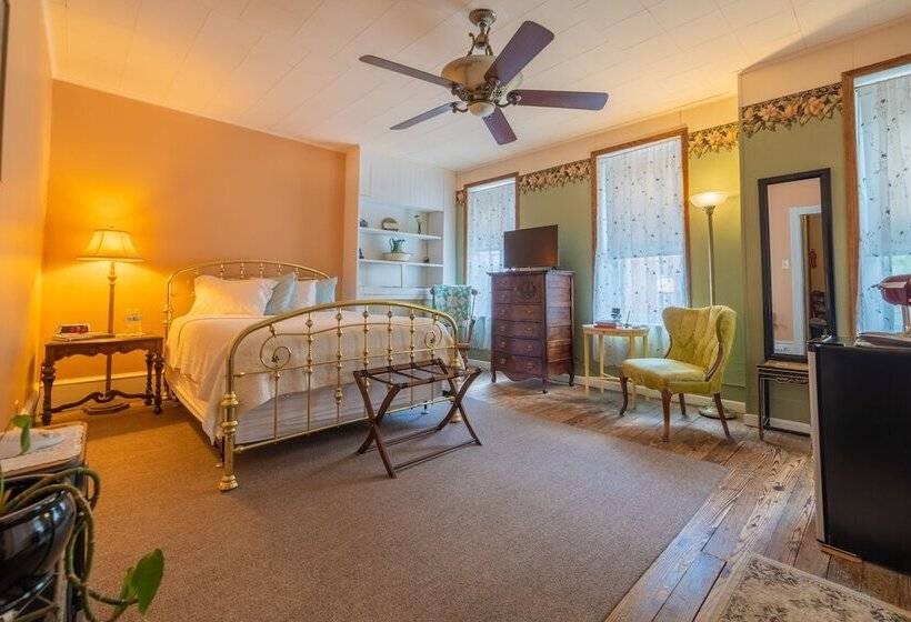 Номер Стандарт, The Maid S Quarters Bed Breakfast & Tearoom