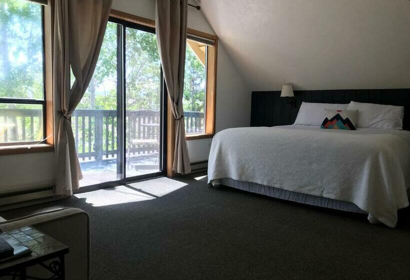 带阳台套房, Left Coast Lodge