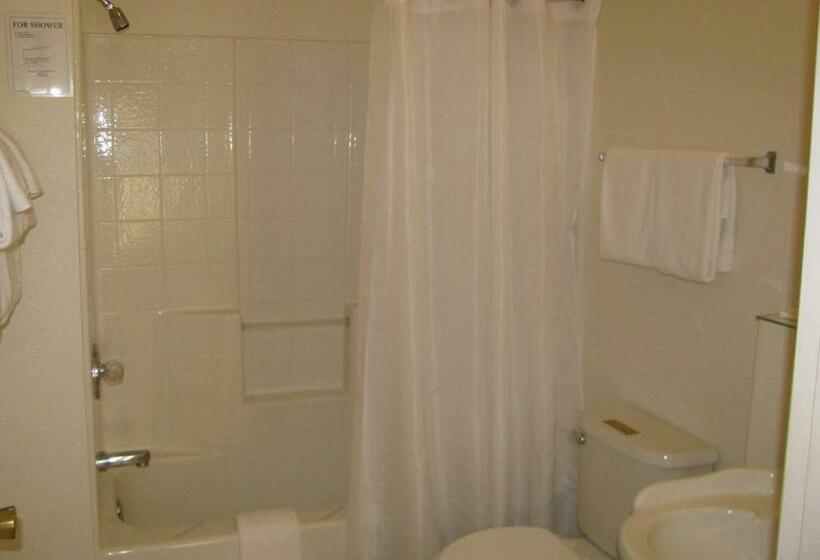 Номер Стандарт с Балконом, 5th Street Inn