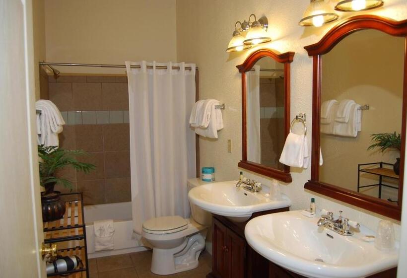 Номер Deluxe Кровать Кинг, 5th Street Inn