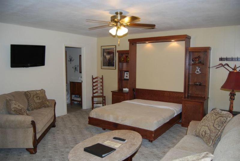 Студия Deluxe, 5th Street Inn