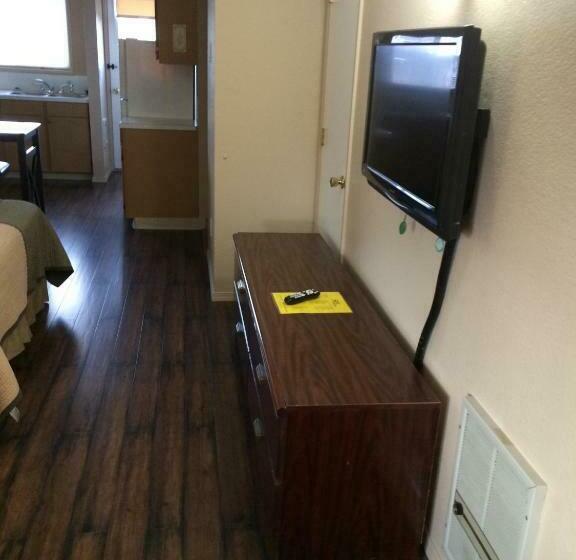 Стандартный Номер Кровать Кинг, Townhouse Inn & Suites