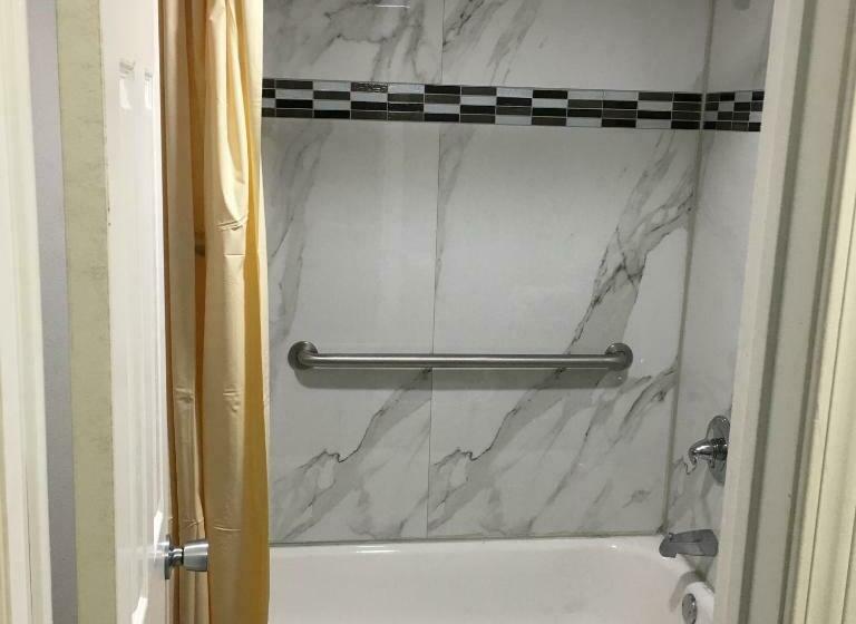Quarto Estandar Cama King, Travel Inn & Suites