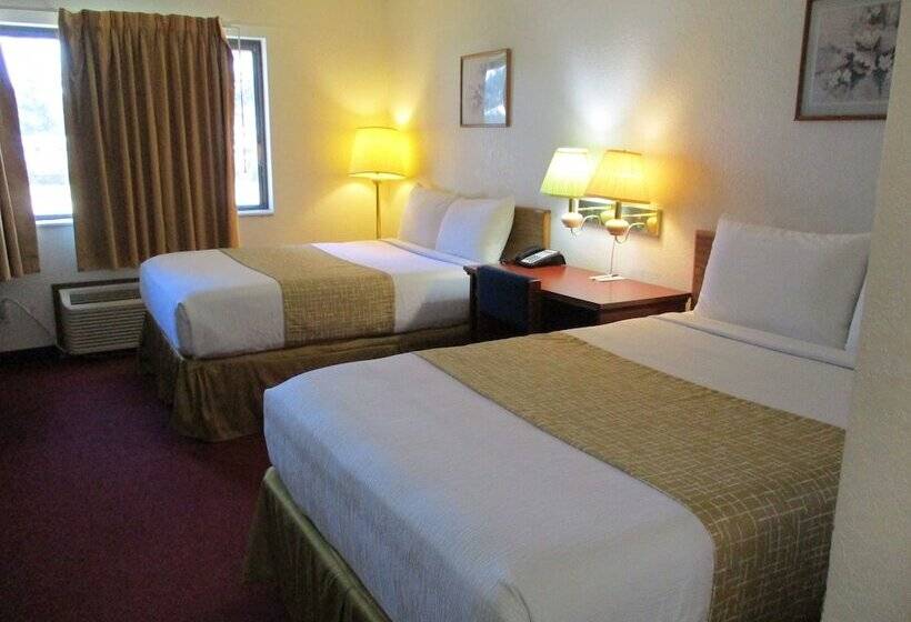 Номер Стандарт 2 Двуспальные Кровати, Travelodge By Wyndham Redwood Falls