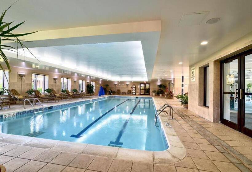 Представительский люкс с балконом, Roosevelt Inn & Suites Saratoga Springs