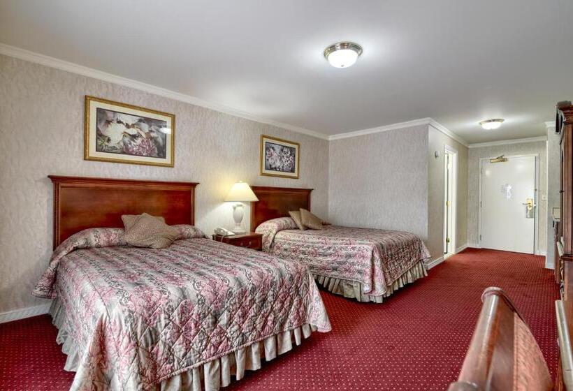 Номер Deluxe с Балконом, Roosevelt Inn & Suites Saratoga Springs