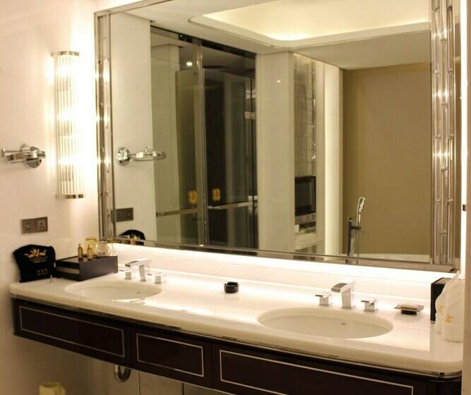 Номер Deluxe, Wuhan Youyi International