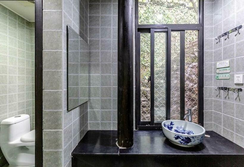 Кровать в Общей Комнате, Hofang Guest House