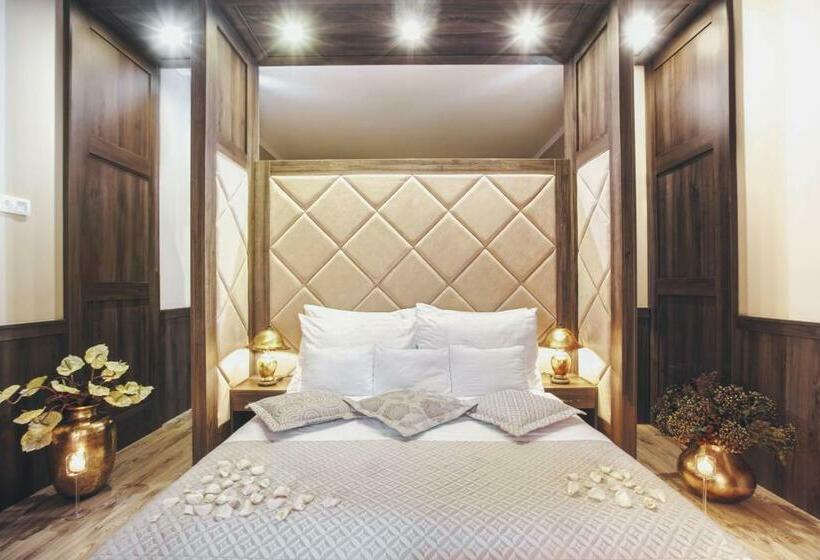 Люкс Повышенной Комфортности, Komló Hotel Gyula