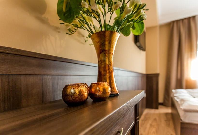 Номер Superior, Komló Hotel Gyula