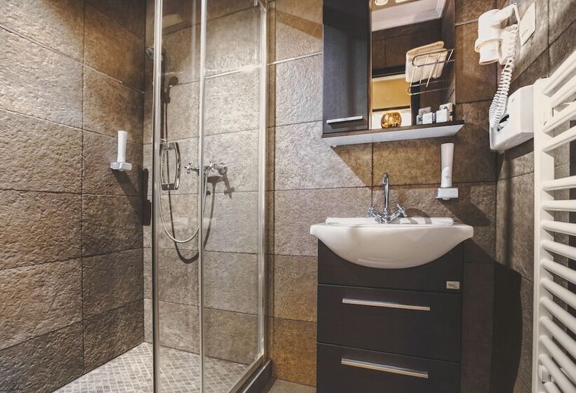 חדר סופריור, Komló Hotel Gyula