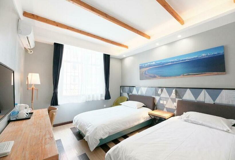 Номер Стандарт, The Cloudland International Youth Hostel Close To The City Center,15 Min Walks To The Subway, Close