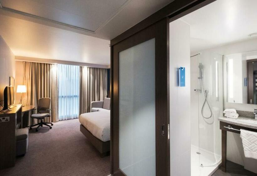 Номер Стандарт, Hampton By Hilton Aberdeen Airport