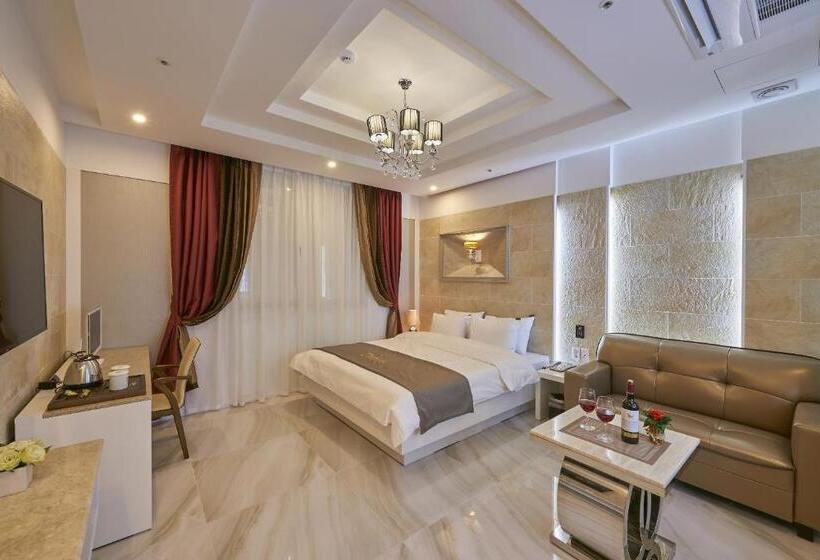 اتاق لوکس, Dubai