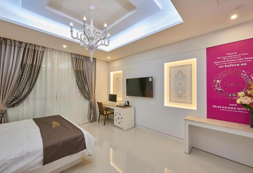 小型套房, Dubai