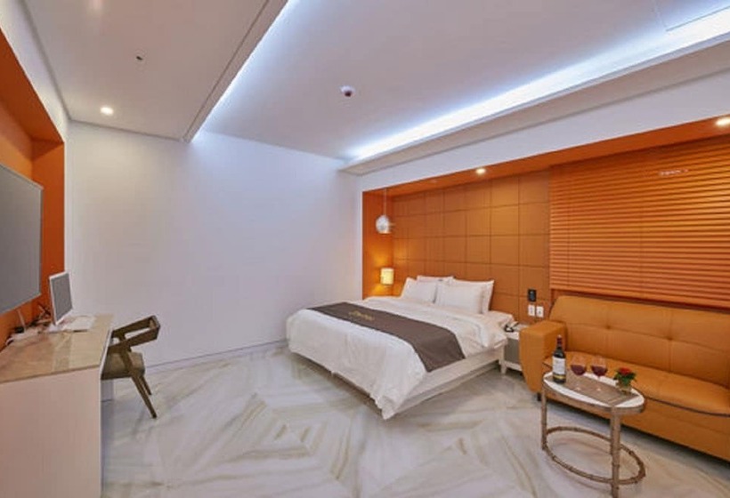 اتاق لوکس, Dubai