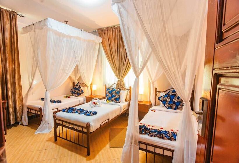 Номер Стандарт Трехместный, The Okaseni Lodge