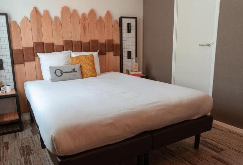 Standard Room, Mr. Jordaan