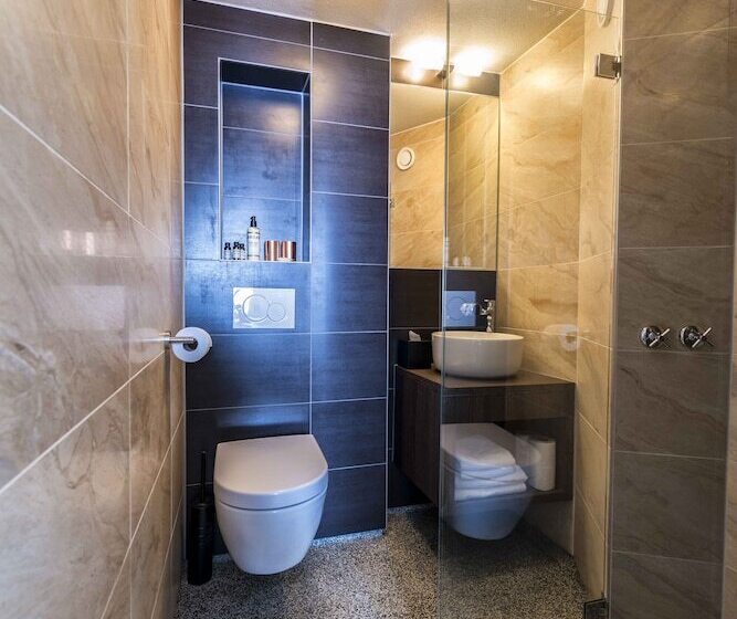 Standard Single Room, Mr. Jordaan
