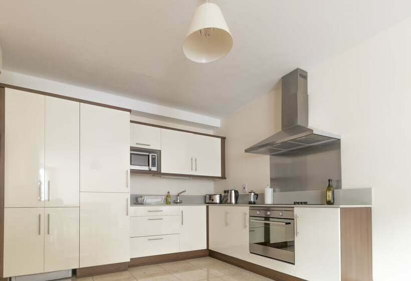 1 Bedroom Apartment, Broc House Suites
