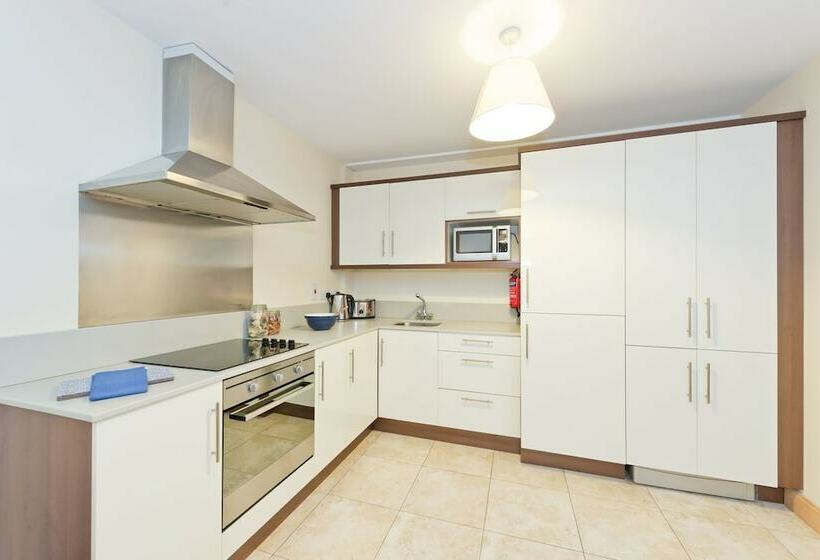 1 Bedroom Apartment, Broc House Suites