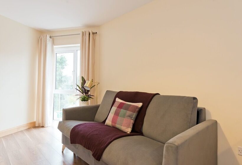 1 Bedroom Apartment, Broc House Suites